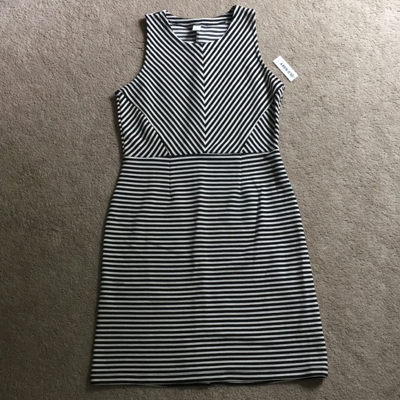 COPY - 🆕Old Navy Dress - Picture 2 of 3